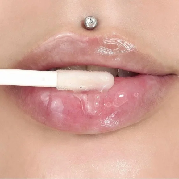 Clear Gloss - Picture 2 of 3